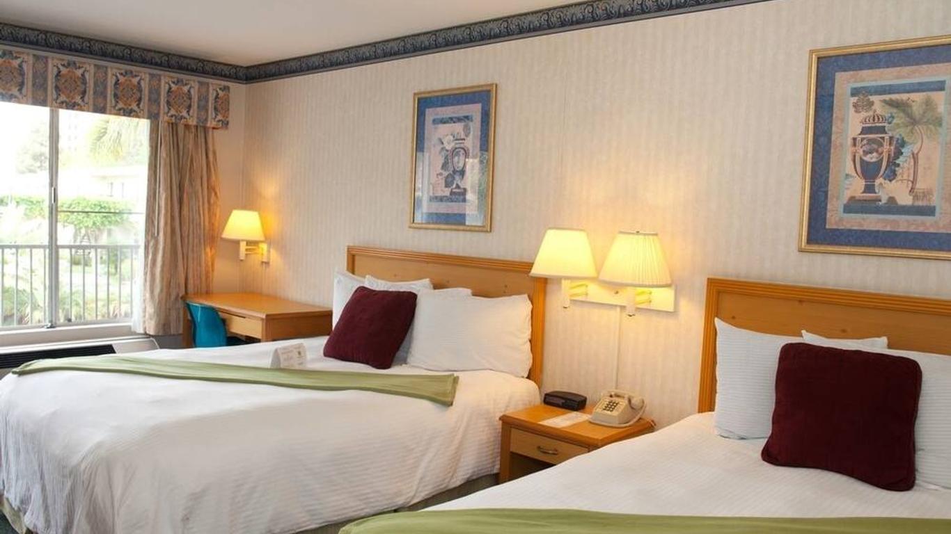Bay Inn & Suites
