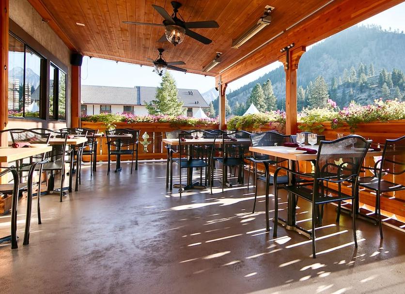 Restaurant Photo