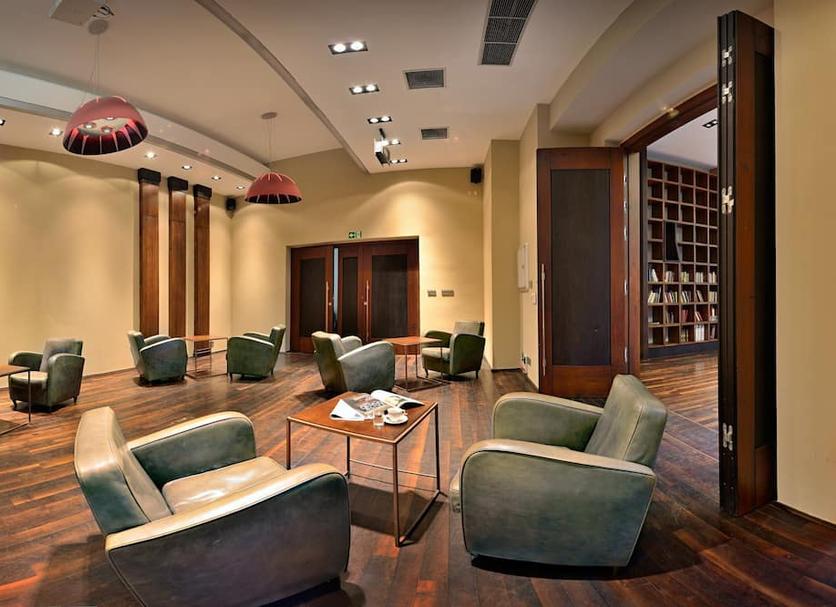 Lounge Photo