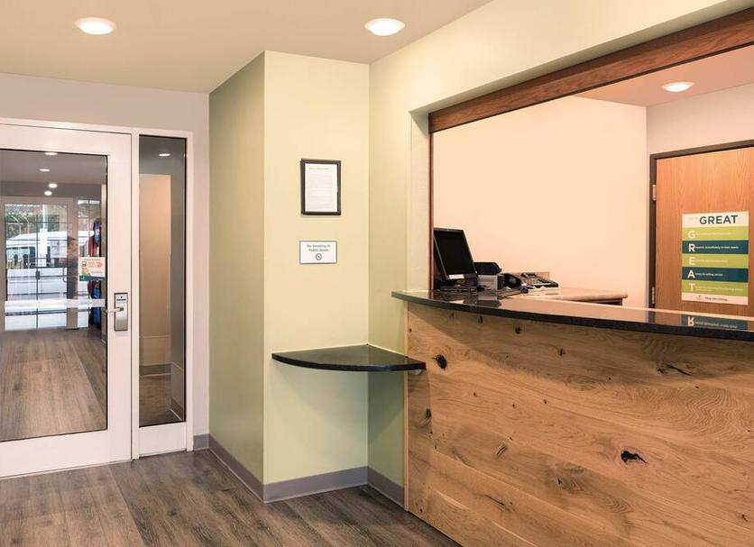 Front desk Photo