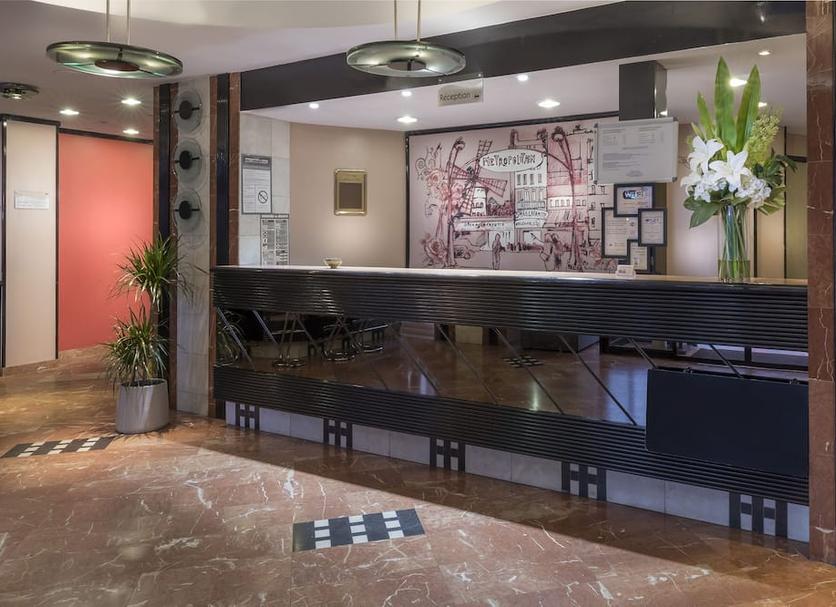 Front desk Photo