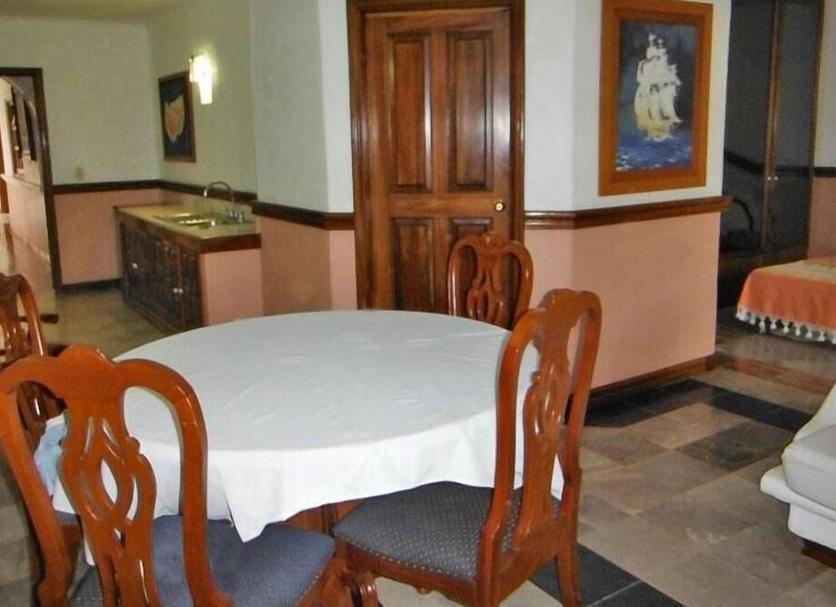 Dining room Photo