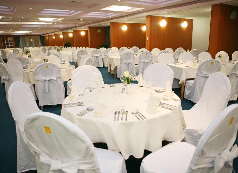 Banquet hall Photo