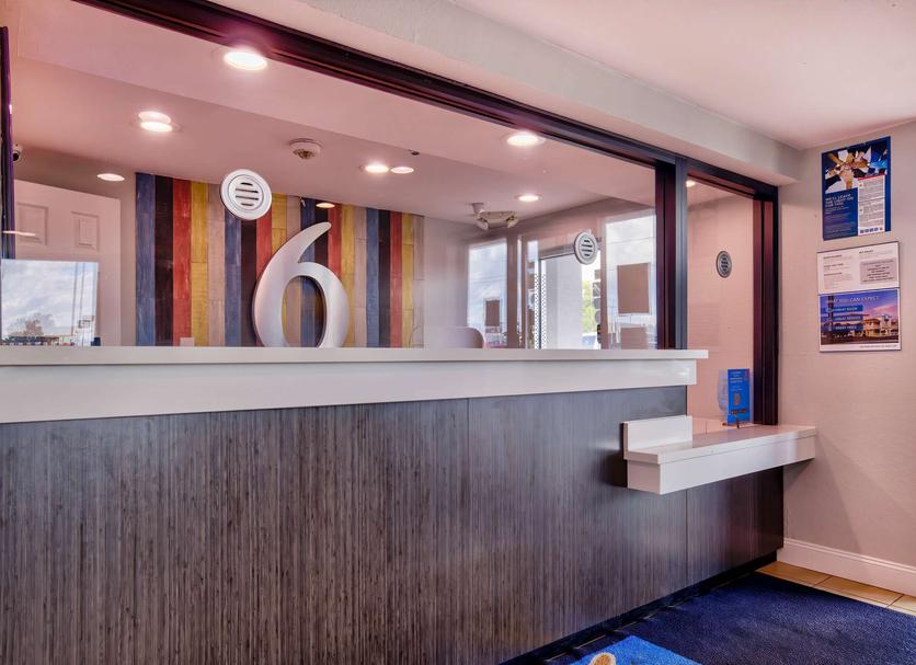Front desk Photo