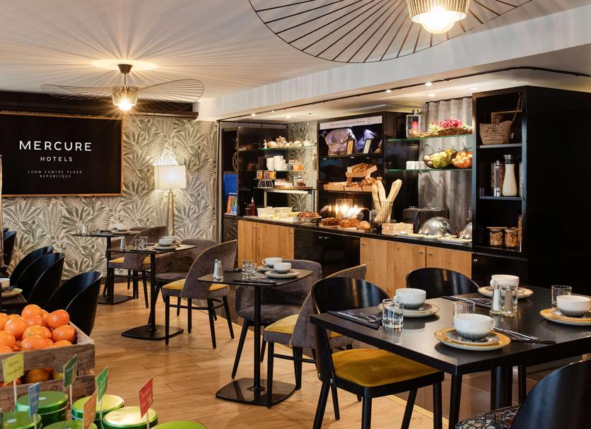 Restaurant Photo
