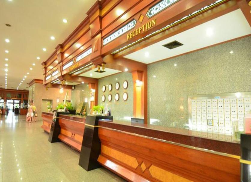 Front desk Photo