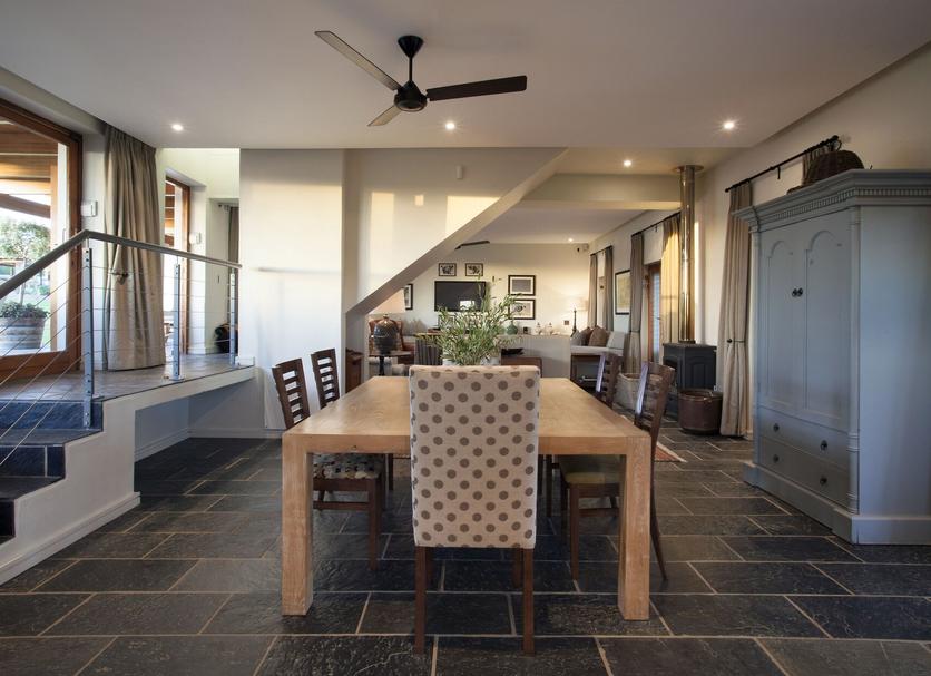 Dining room Photo