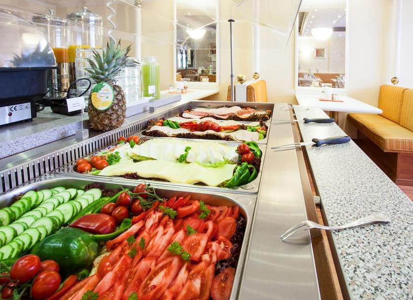Buffet Photo