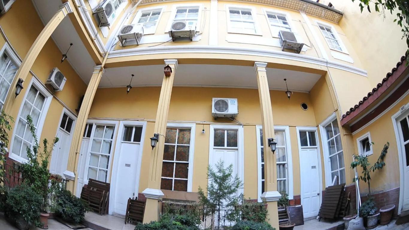 Antikhan Hotel