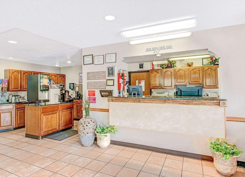 Front desk Photo