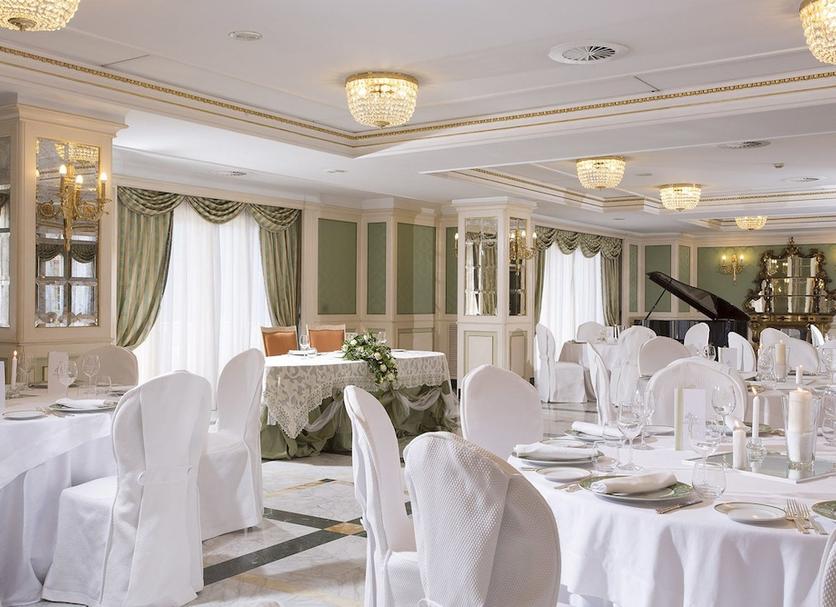 Banquet hall Photo