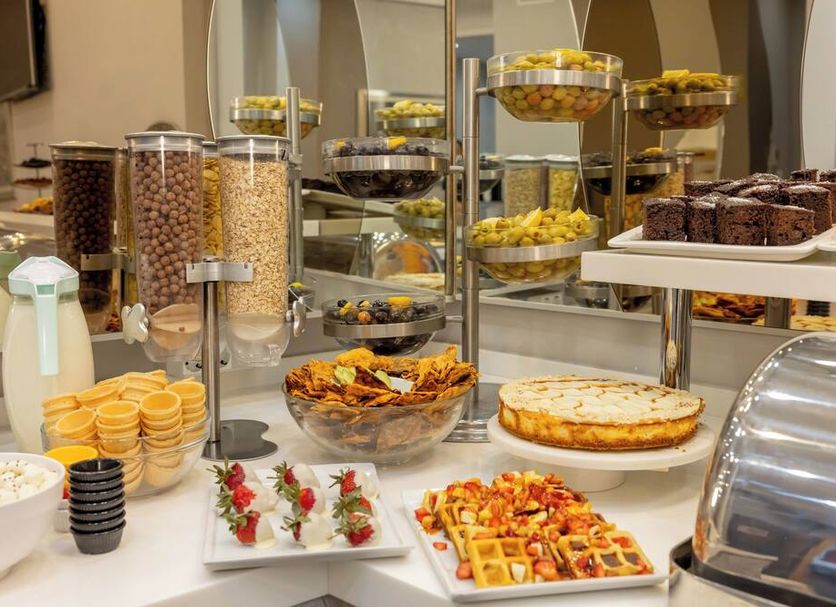 Buffet Photo