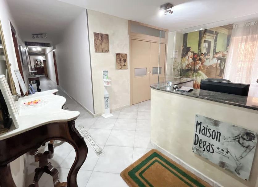 Front desk Photo