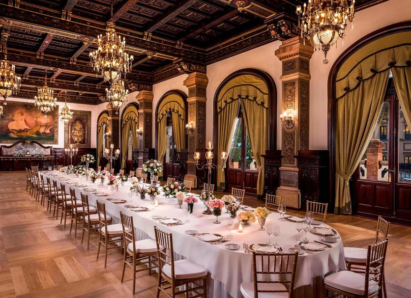 Banquet hall Photo