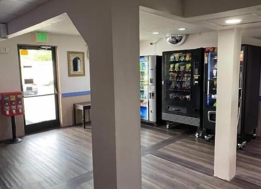 Shop Photo