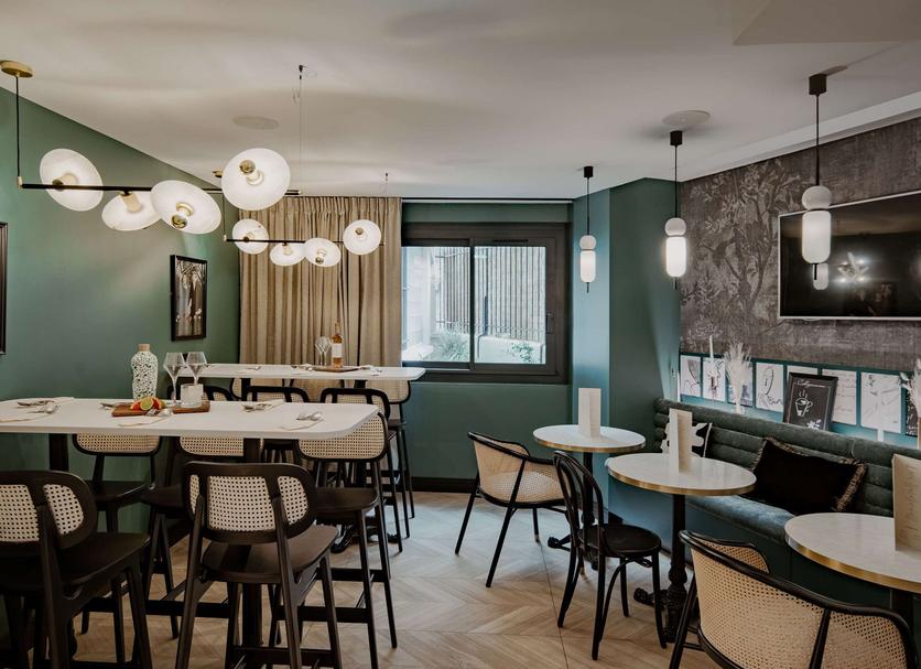 Restaurant Photo