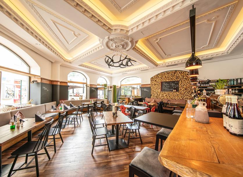 Restaurant Photo