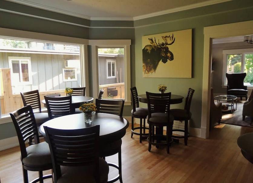 Dining room Photo