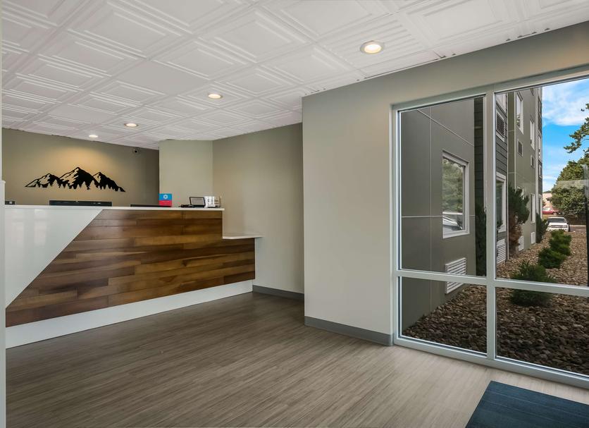 Front desk Photo