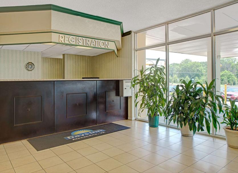 Front desk Photo