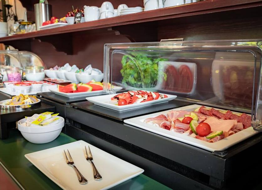 Buffet Photo