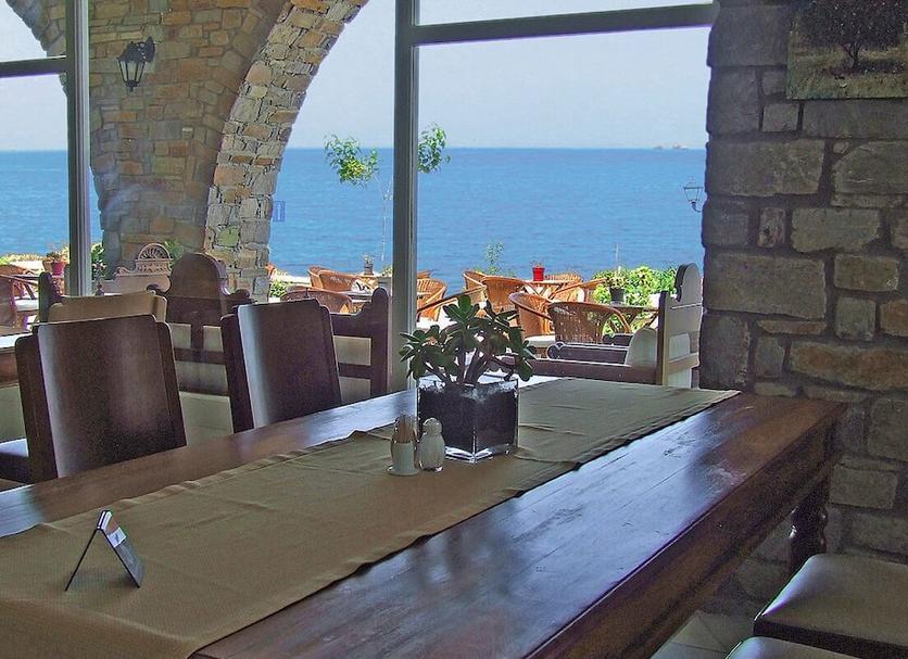 Dining room Photo