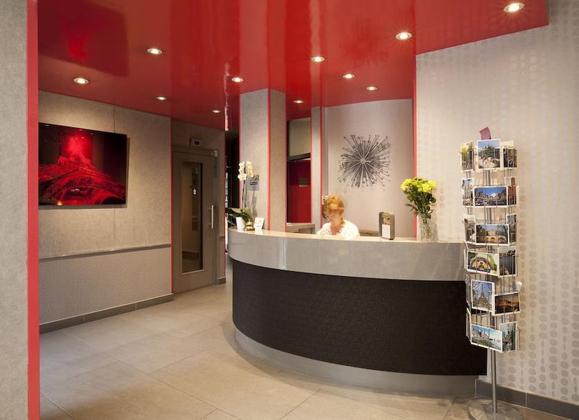 Front desk Photo