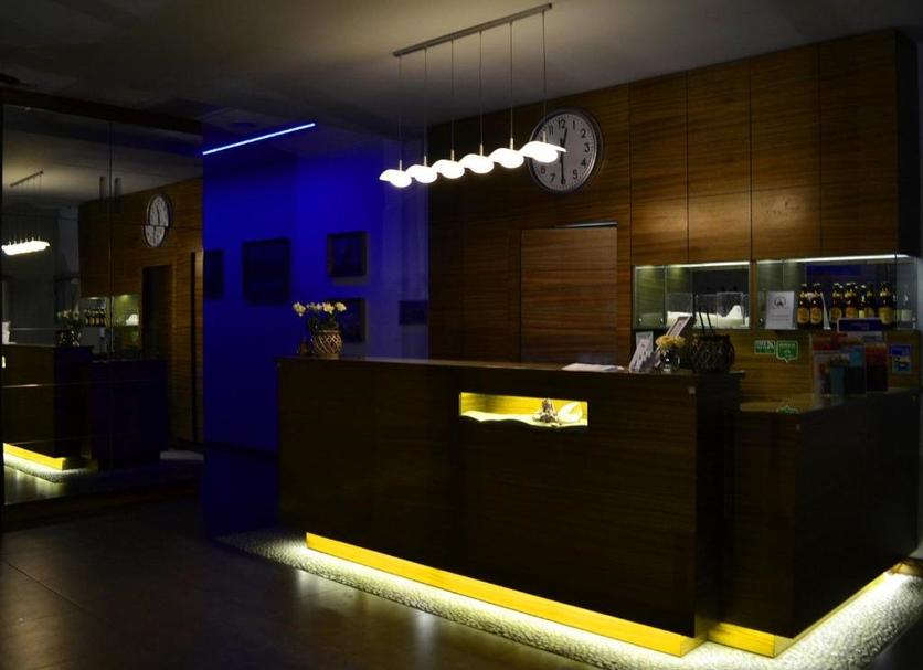 Front desk Photo