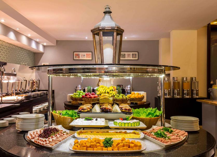Buffet Photo