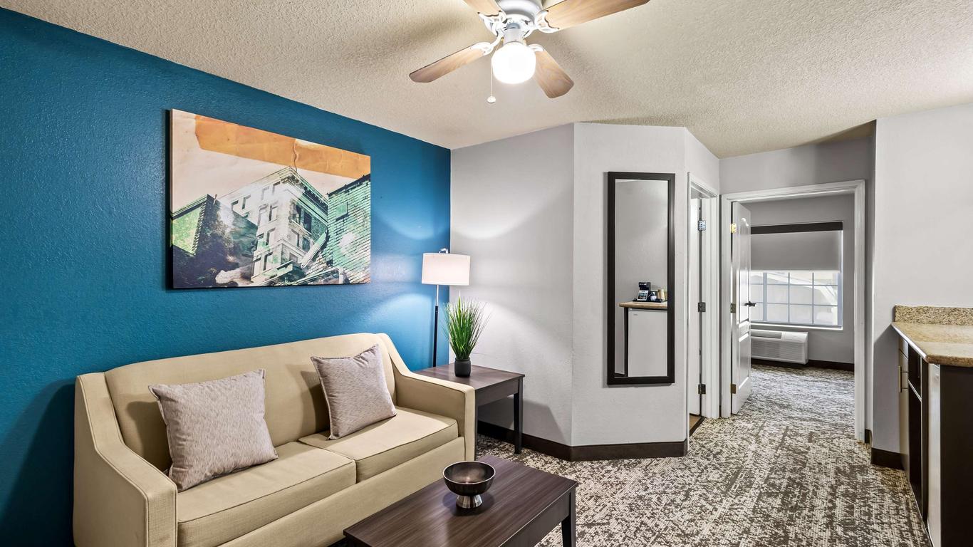 Best Western Plus Fort Wayne Inn & Suites North