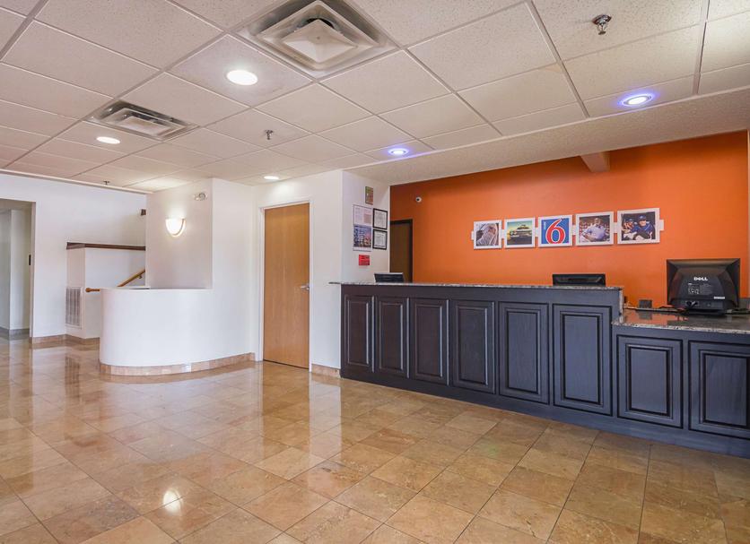 Front desk Photo