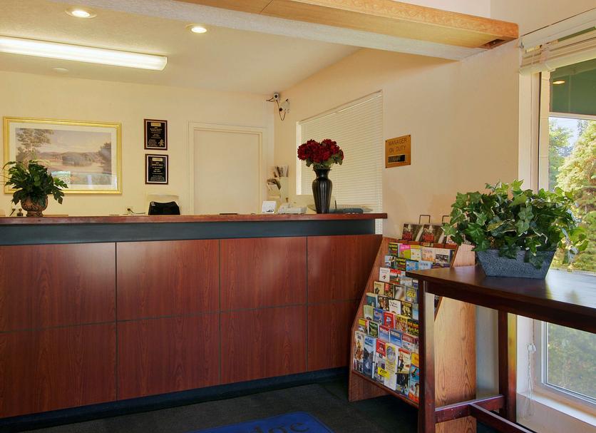 Front desk Photo