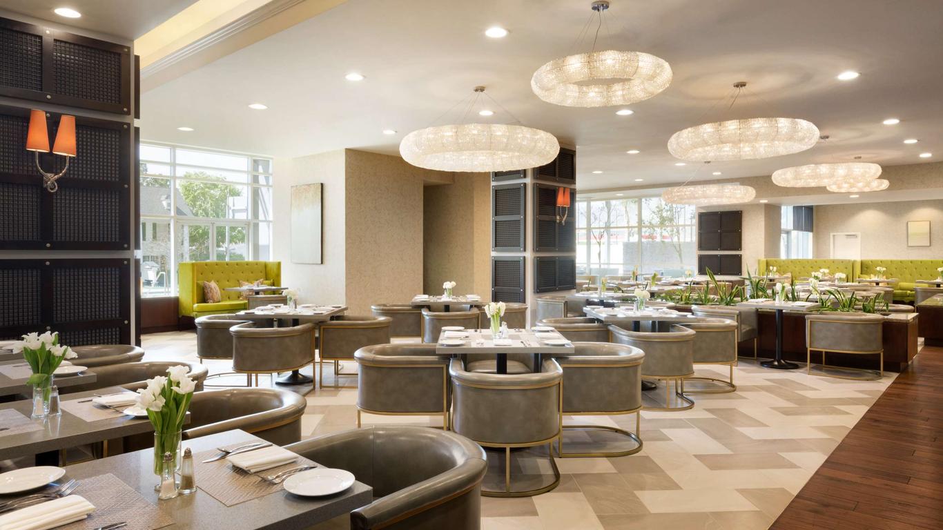 Embassy Suites by Hilton Los Angeles Glendale