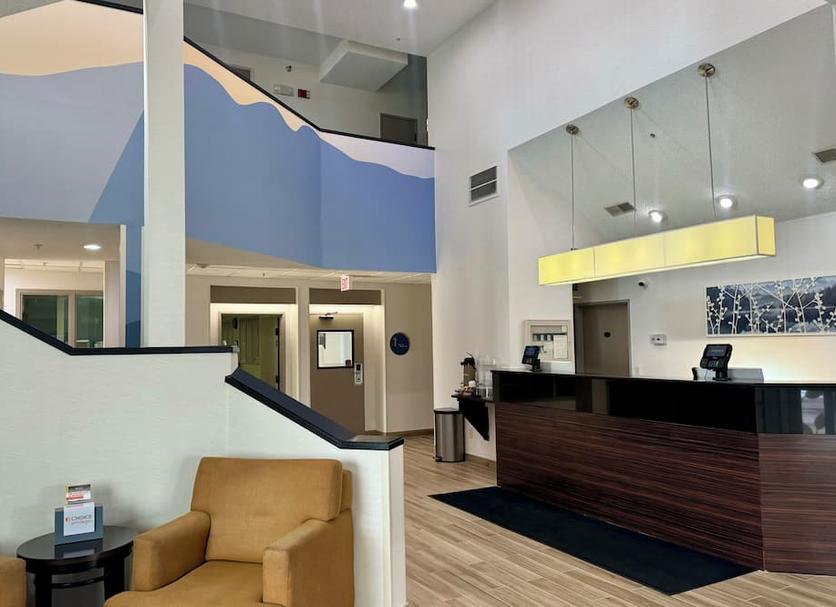 Front desk Photo