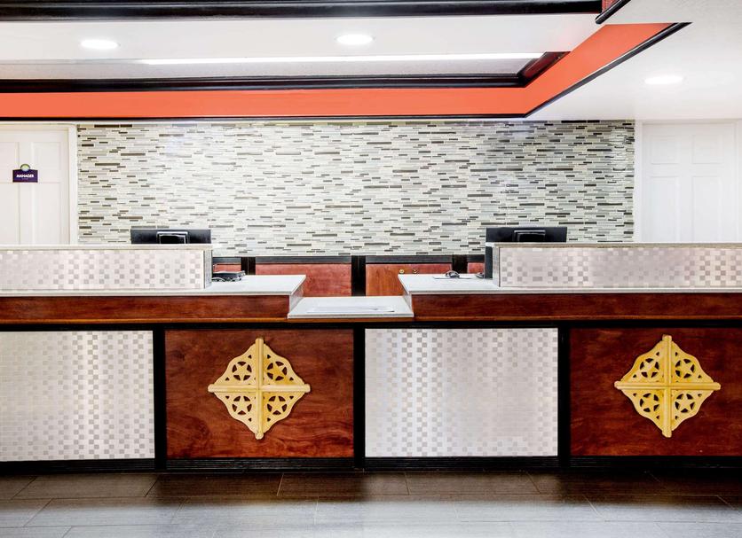 Front desk Photo
