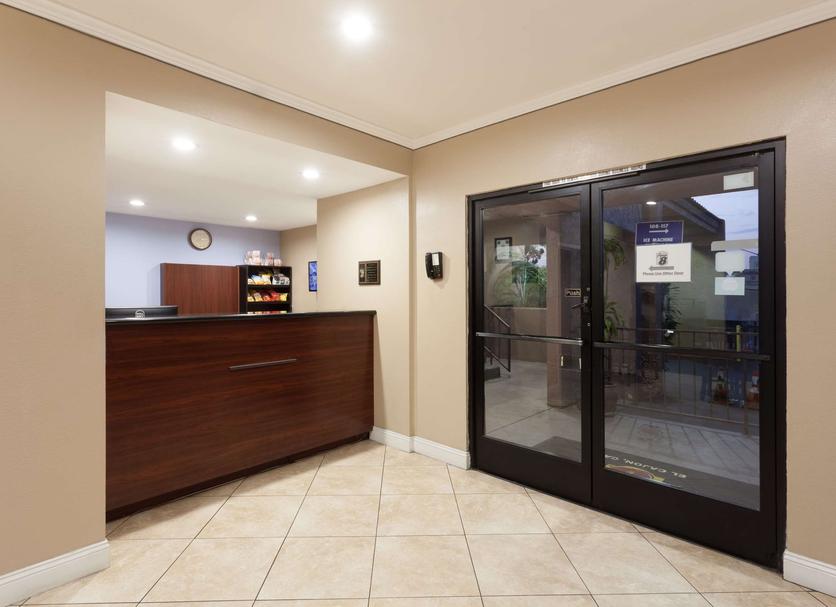 Front desk Photo
