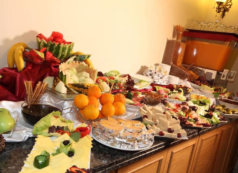 Buffet Photo