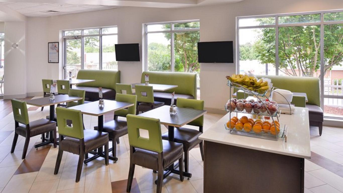 Holiday Inn Express & Suites Mooresville - Lake Norman