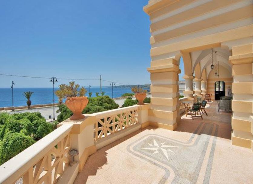 Balcony Photo
