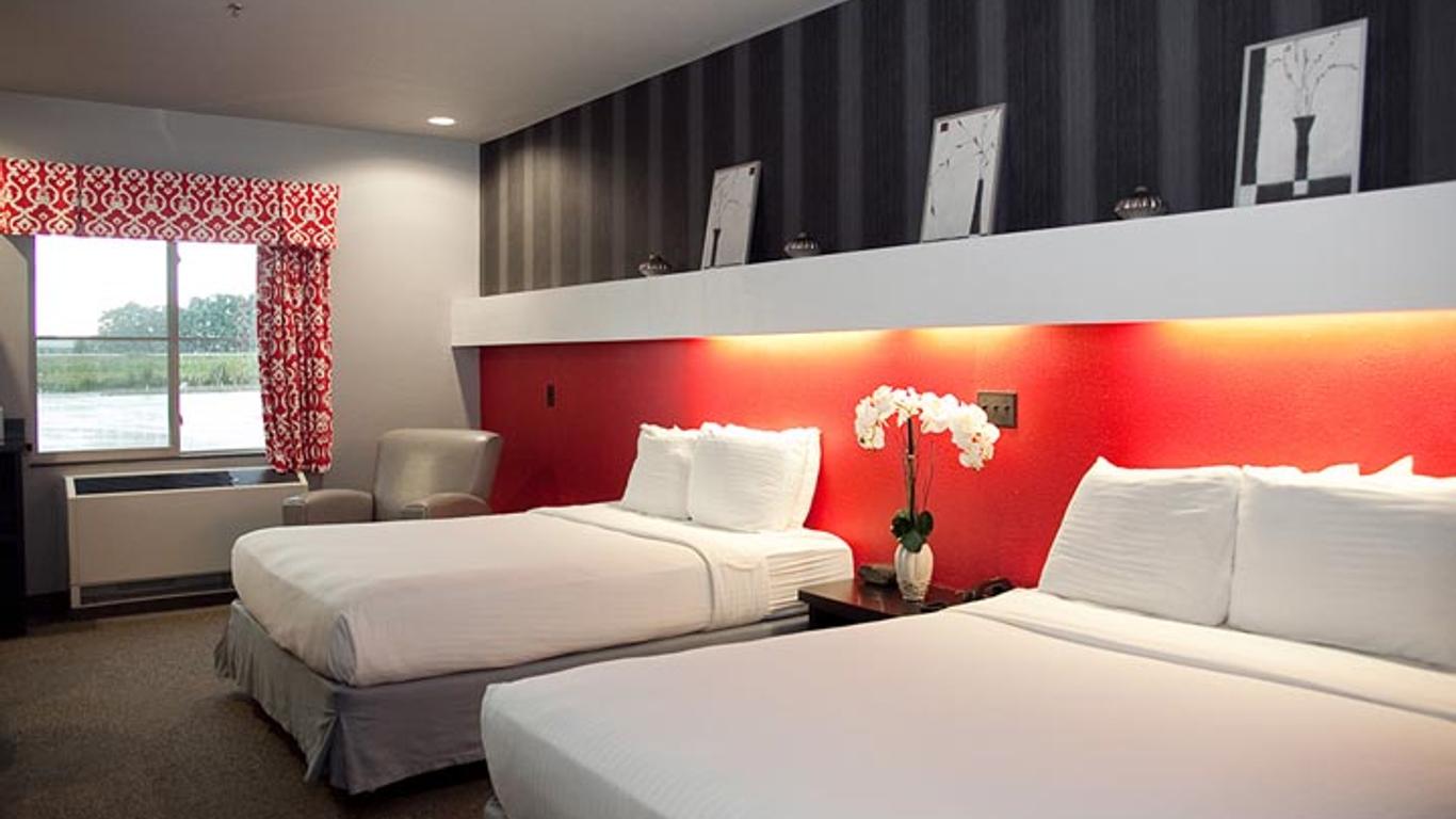 Metropolis Resort - Eau Claire