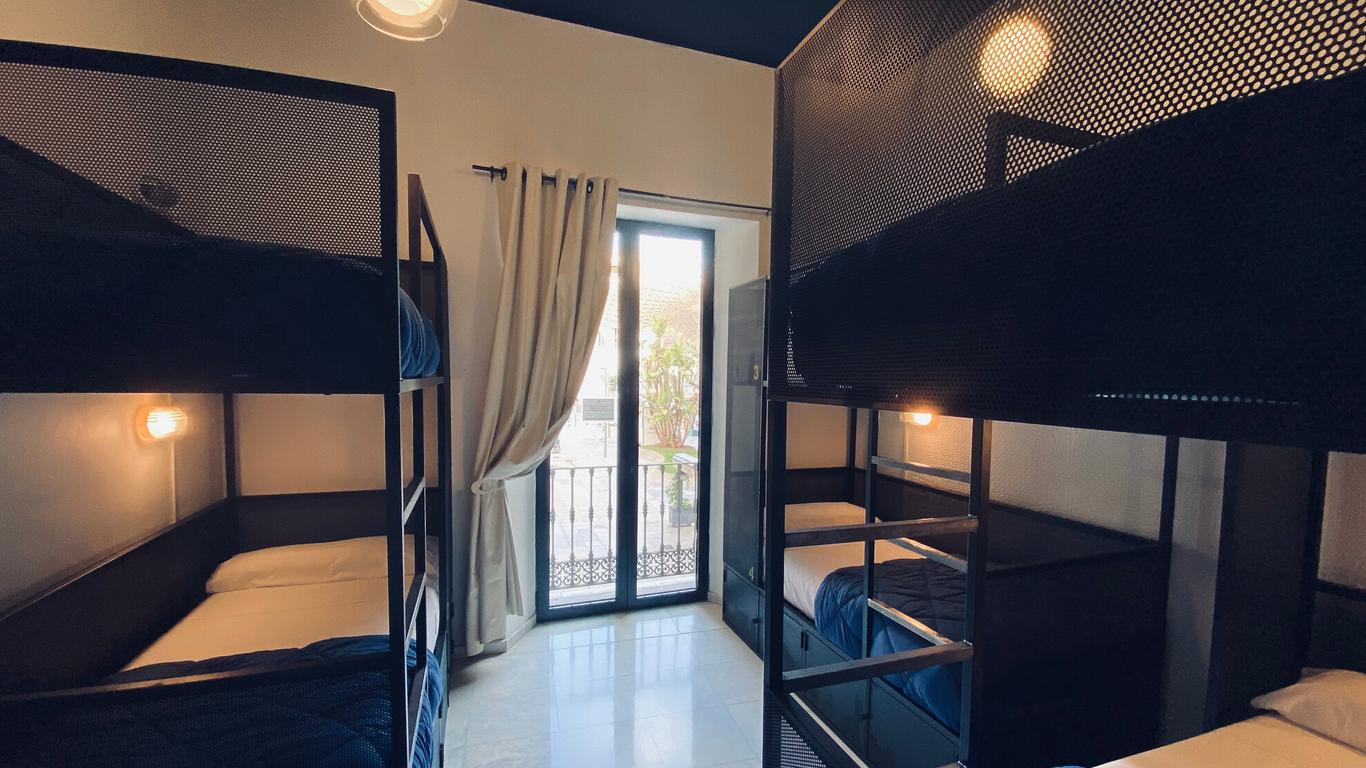 brink Carrot stack Oasis Backpackers' Hostel Sevilla & Coworking from S$ 23. Seville Hotel  Deals & Reviews - KAYAK