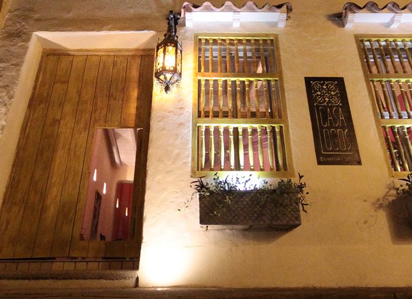 Hotel entrance Photo
