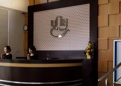 Uny Hotel - Yogyakarta - Front desk