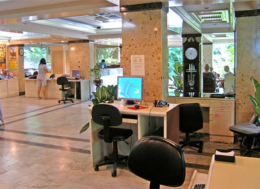 Front desk Photo