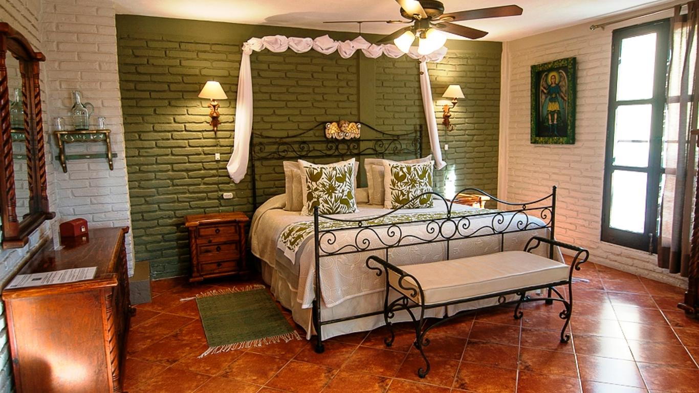 Hospedaje Colibri & Hotel