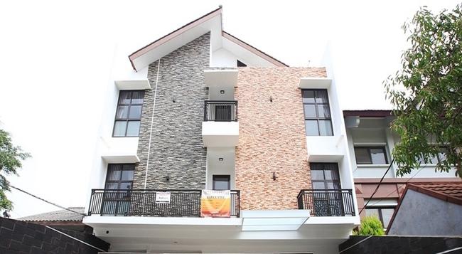 RedDoorz @ Lebak Bulus - South Jakarta - Building