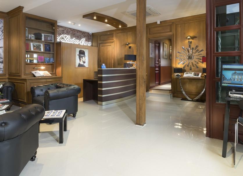 Front desk Photo