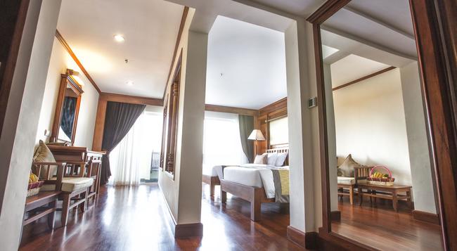 Empress Residence Resort & Spa - Siem Reap - Living room