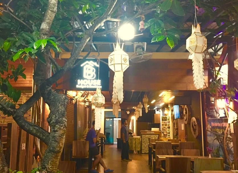 Hotel entrance Photo
